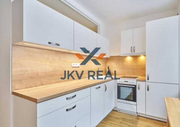 Priestranný 4 izbový byt po čiastočnej rekonštrukcií!