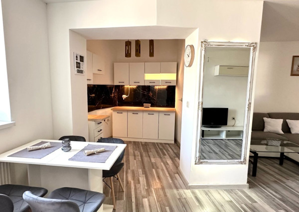 Na predaj 2-izbový byt, Prízemie samostatný vchod - vhodné na podnikanie